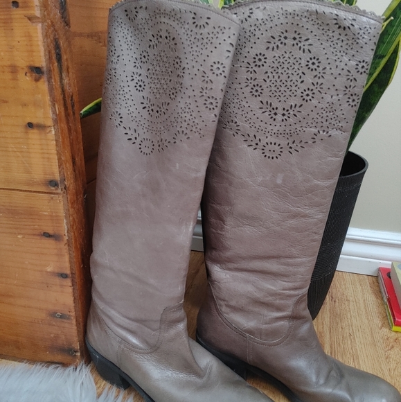 Franco Sarto cutout boots - Picture 4 of 7